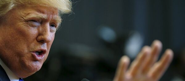 ترامپ میلیاردر، خبرنگار شبکه ی Univision را از کنفرانس خبری بیرون انداخت - اسپوتنیک افغانستان  