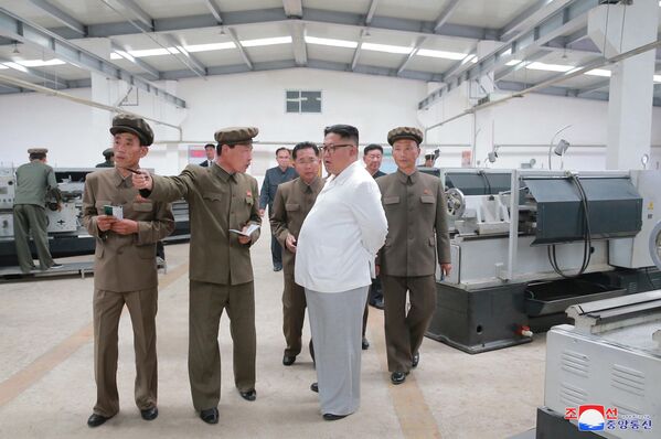 بازدید رهبر کوریای شمالی از تاسیسات عام المنفعه - اسپوتنیک افغانستان  