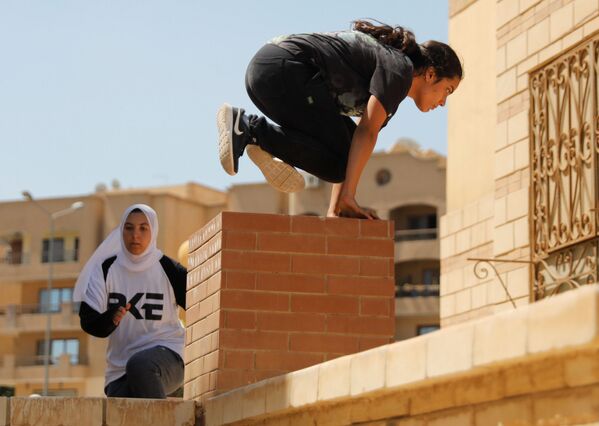 دختران در اطراف قاهره به ورزش پارکور مشغولند - اسپوتنیک افغانستان  