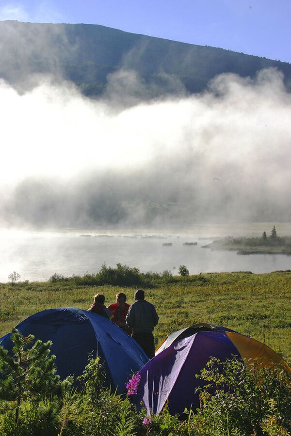 غبار بالای دریاچه Yazevoe در پارک ملی Katon-Karagai، قزاقستان - اسپوتنیک افغانستان  