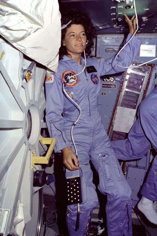 سالی راید، اولین فضانورد زن امریکا - اسپوتنیک افغانستان  