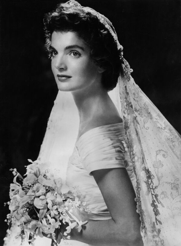 تصویر ژاکلین کندی در روز عروسی اش، ۱۲ سپتمبر سال ۱۹۵۳ - اسپوتنیک افغانستان  