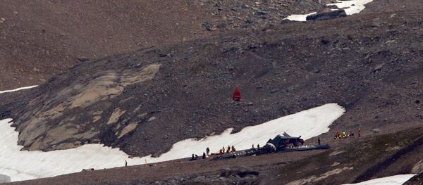 سقوط هواپیما در کوه‌های سویس چندین کشته بر جا گذاشت - اسپوتنیک افغانستان  