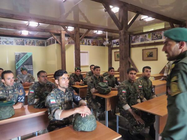 نظامیان ایرانی در پایگاه نظامی «آلابینو» حومه مسکو. - اسپوتنیک افغانستان  