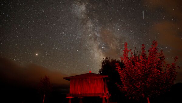 Звездное небо, наблюдаемое в Испании во время метеорного потока Персеиды - اسپوتنیک افغانستان  
