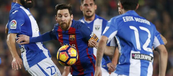 Football Soccer - Barcelona v Leganes - Spanish La Liga Santander - Camp Nou stadium, Barcelona, Spain - 19/02/17 - Barcelona's Lionel Messi in action against Leganes' Dimitris Siovas. Football Soccer - Barcelona v Leganes - Spanish La Liga Santander - Camp Nou stadium, Barcelona, Spain - 19/02/17 - Barcelona's Lionel Messi in action against Leganes' Dimitris Siovas. - اسپوتنیک افغانستان