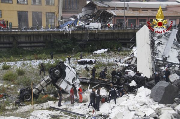 سقوط پل - شهر جنووا، ایتالیا - اسپوتنیک افغانستان  