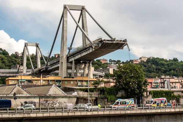 سقوط پل در شهر جنووا ایتالیا - اسپوتنیک افغانستان  