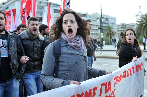 تظاهرات محصلین علیه اقدامات سختگیرانه اقتصادی حکومت یونان - آتن - اسپوتنیک افغانستان  