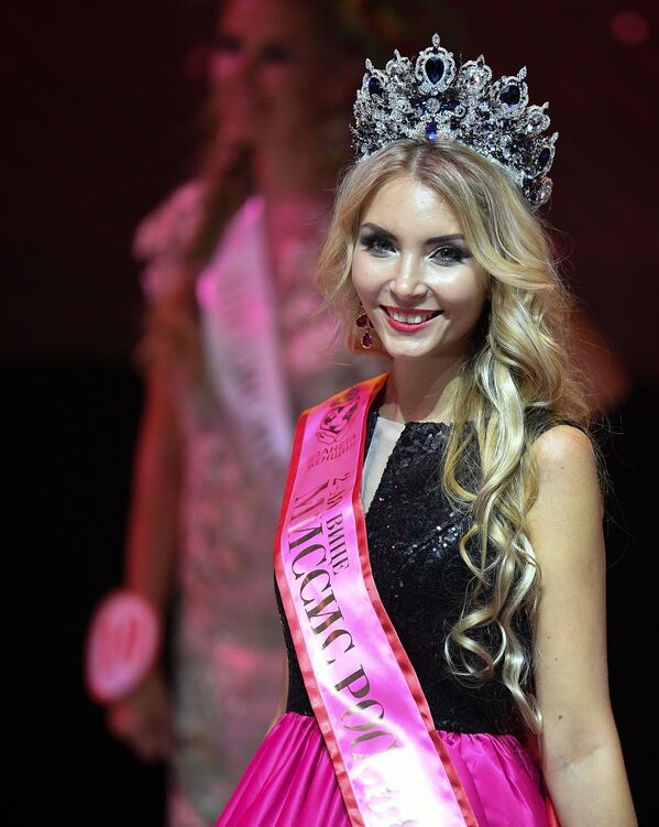یفگینیا بورلو از شهر گلینجیک در مسابقه خانم روسیه ۲۰۱۸ - اسپوتنیک افغانستان  