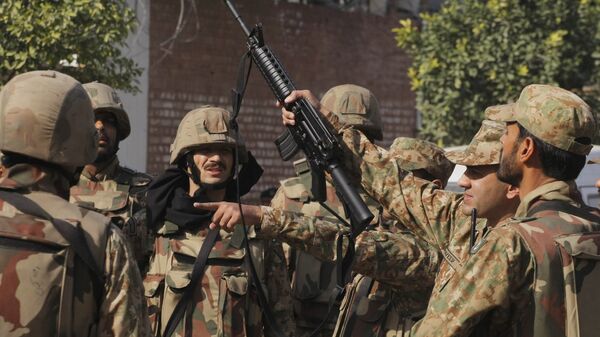 نظامیان پاکستانی - اسپوتنیک افغانستان  