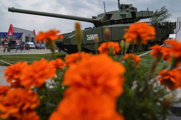 تانک ارماتا در نمایشگاه بین‌المللی نظامی «ارتش 2018» روسیه - اسپوتنیک افغانستان  