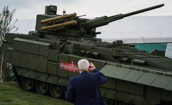 تانک زرهی روسی در نمایشگاه بین‌‌المللی نظامی «ارتش-2018» روسیه - اسپوتنیک افغانستان  