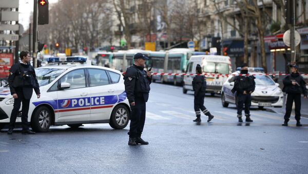 مهاجم افغان در پاریس با چاقو چند نفر را زخمی کرد - اسپوتنیک افغانستان  