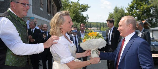 علت افزایش محبوبیت پوتین در غرب+ویدیو علت افزایش محبوبیت پوتین در غرب+ویدیو - اسپوتنیک افغانستان