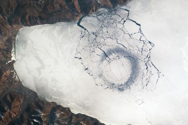 نمای از دریاچه بایکال از فضا - اسپوتنیک افغانستان  
