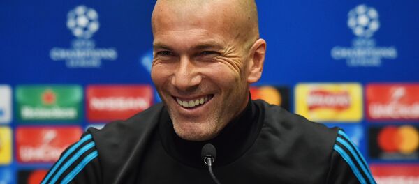 Real Madrid's French coach Zinedine Zidane attends a press conference at Wembley Stadium, in north London, on October 31, 2017 Real Madrid's French coach Zinedine Zidane attends a press conference at Wembley Stadium, in north London, on October 31, 2017 - اسپوتنیک افغانستان