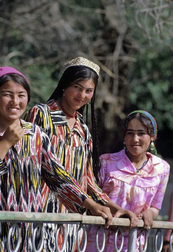 دختران تاجیک - اسپوتنیک افغانستان  