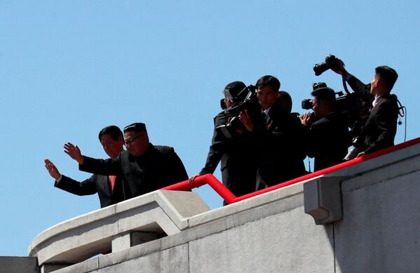 کیم جونگ اون، رهبر کوریای شمالی در رسم گذشت نظامی - اسپوتنیک افغانستان  