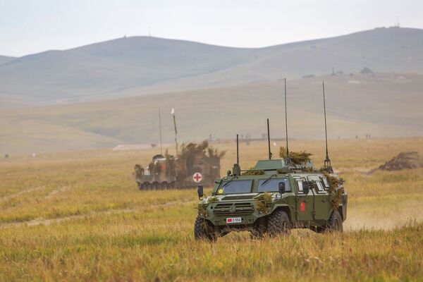 رزمایش نظامی شرق 2018 - اسپوتنیک افغانستان  