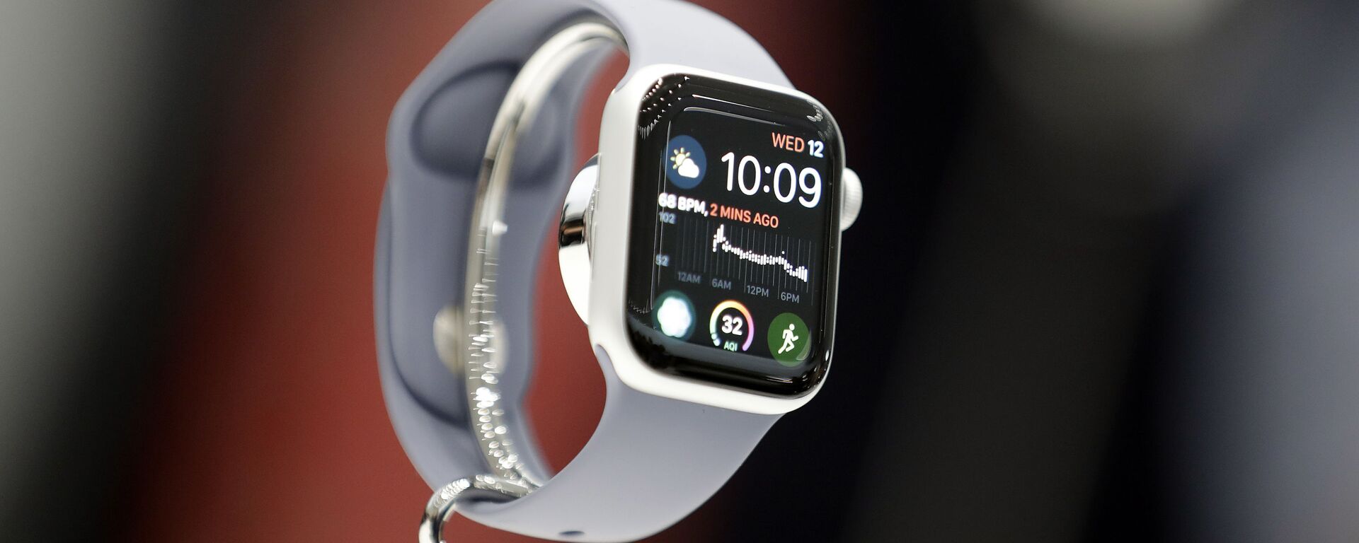 ساعت جدید Apple Watch 4 در مراسم رونمایی محصولات جدید اپل نشان داده شد. - اسپوتنیک افغانستان  , 1920, 06.10.2022