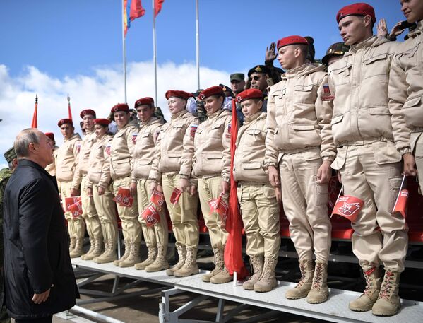 حضور ولادیمیر پوتین، رئیس جمهور روسیه در تمرینات نظامی «واستوک-۲۰۱۸» - اسپوتنیک افغانستان  
