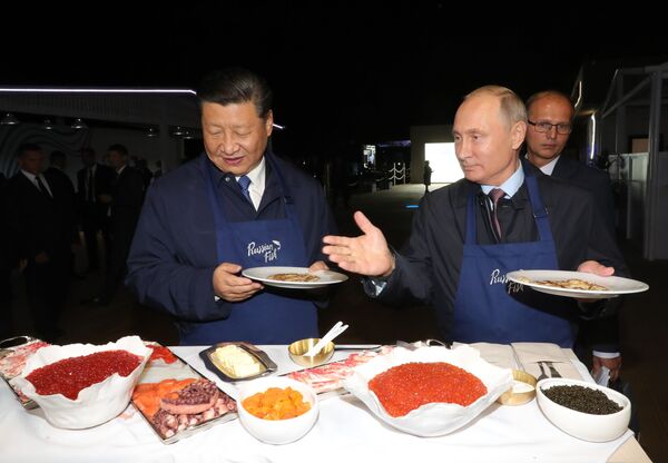 ولادیمیر پوتین، رئیس جمهور روسیه با شی جین پینگ، همتای چینایی خود - اسپوتنیک افغانستان  