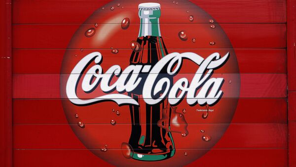 Рекламный постер Кока-Кола на грузовике - اسپوتنیک افغانستان  