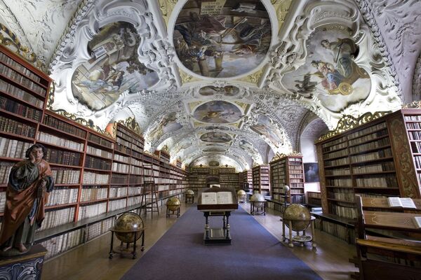 کتابخانه ای در شهر پراگ، جمهوری چک - اسپوتنیک افغانستان  