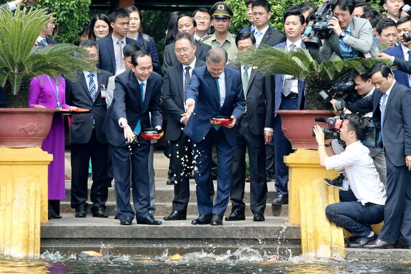 تران دای کوانگ، رئیس جمهور ویتنام با مون جه این، رئیس جمهور کوریای جنوبی – هانوی، ویتنام - اسپوتنیک افغانستان  