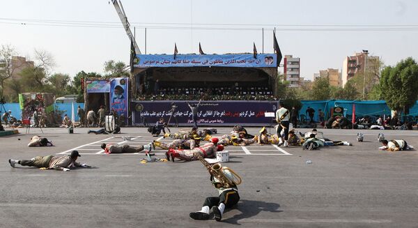 حمله به مراسم رسم گذشت نظامی - شهر اهواز، ایران - اسپوتنیک افغانستان  