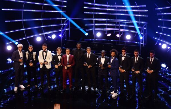 فوتبالیست ها در مراسم اعطای بهترین جایزه فوتبال فیفا. - اسپوتنیک افغانستان  