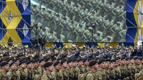 Военнослужащие Вооруженных сил Украины принимают участие в военном параде - اسپوتنیک افغانستان  