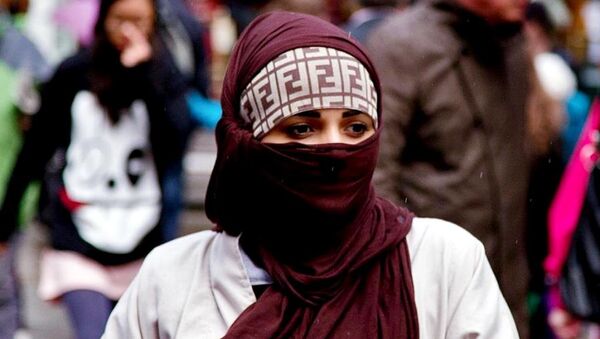 مفتی سعودی: زیارت قبور برای زنان جایز است - اسپوتنیک افغانستان  