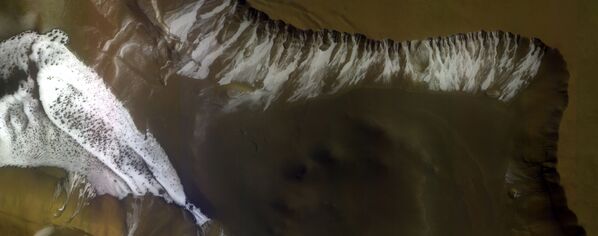 شیب خط الراس دهانه در مریخ - اسپوتنیک افغانستان  