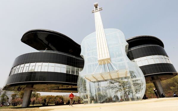 ساختمان موزیکال در چین - اسپوتنیک افغانستان  