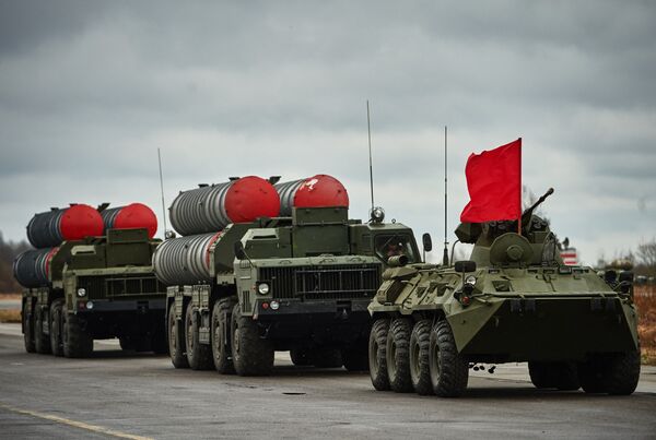 روسیه S-400 را به مناطق آسیب پذیر روان میکند، غرب می لرزد روسیه S-400 را به مناطق آسیب پذیر روان میکند، غرب می لرزد - اسپوتنیک افغانستان