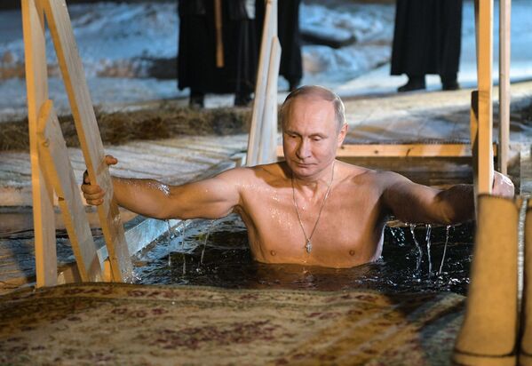 ولادیمیر پوتین، رئیس جمهور روسیه، در دریاچه سلجور - اسپوتنیک افغانستان  