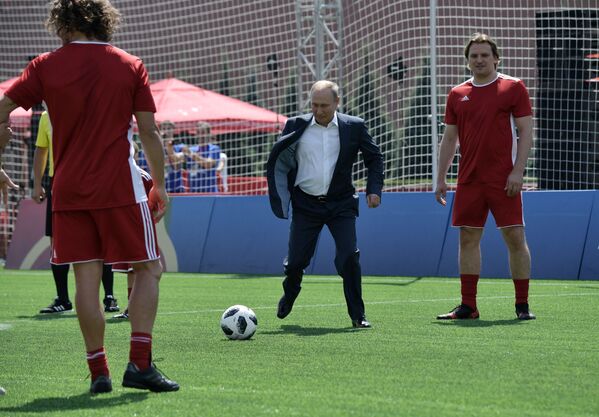 بازید رئیس‌جمهور کشور از پارک فوتبال در جریان مسابقات جام جهانی 2018 روسیه - اسپوتنیک افغانستان  