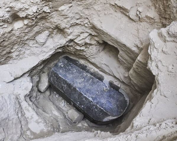 کشف تابوت سیاه عظیم در مصر - اسپوتنیک افغانستان  