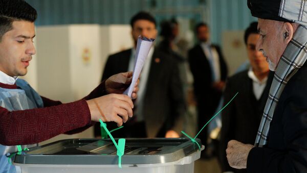 رییس جمهور اشرف غنی در انتخابات پارلمانی - اسپوتنیک افغانستان  