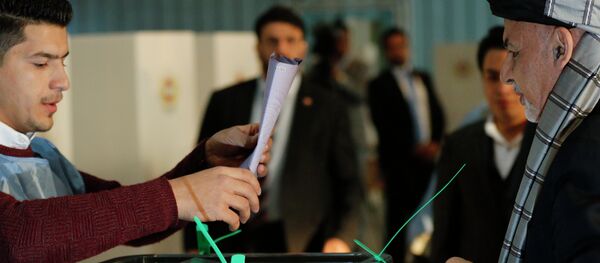 رییس جمهور اشرف غنی در انتخابات پارلمانی رییس جمهور اشرف غنی در انتخابات پارلمانی - اسپوتنیک افغانستان