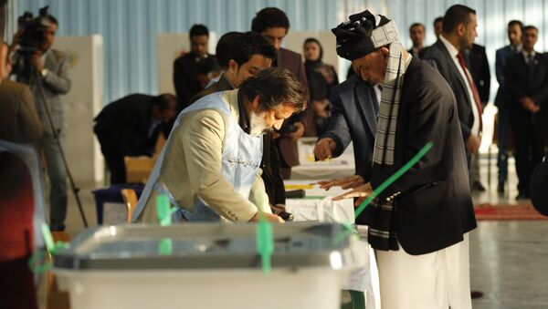 رییس جمهور اشرف غنی در انتخابات پارلمانی - اسپوتنیک افغانستان  