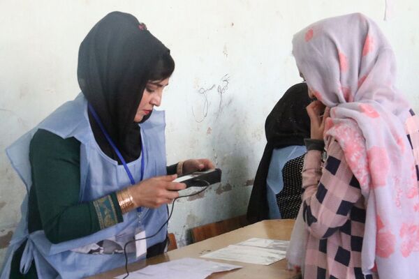 نگاره های از روز دوم  انتخابات مجلس نمایندگان افغانستان - اسپوتنیک افغانستان  