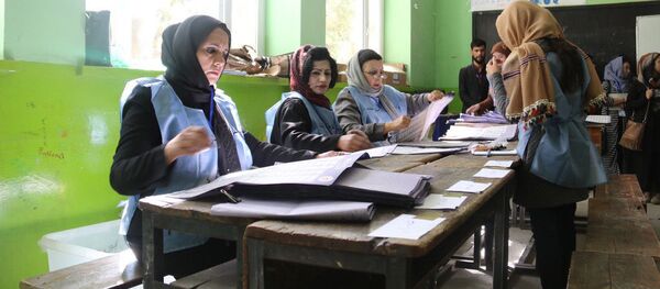   ایجاد دو دسته‌گی میان اعضای کمیسیون انتخابات   - اسپوتنیک افغانستان  