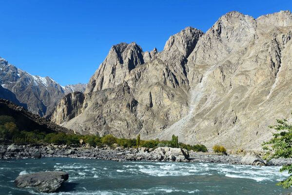 رودخانه پامیر در قسمت غربی تاجیکستان، شاخه راست رود پَنج - اسپوتنیک افغانستان  