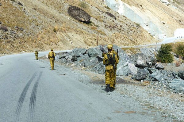 نیروهای مرزی تاجیکستان در مرز افغانستان و تاجیکستان - اسپوتنیک افغانستان  