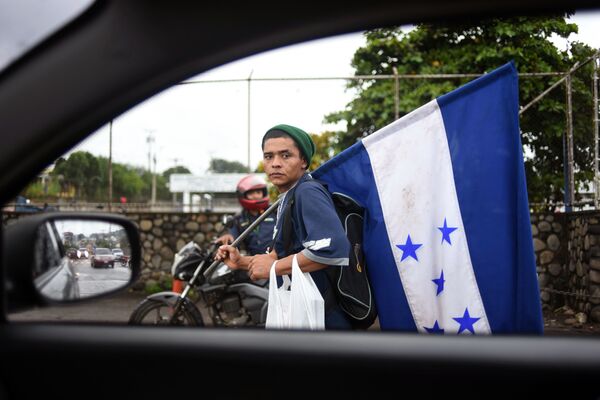 حرکت کاروان مهاجرین به طرف امریکا – گواتمالا - اسپوتنیک افغانستان  
