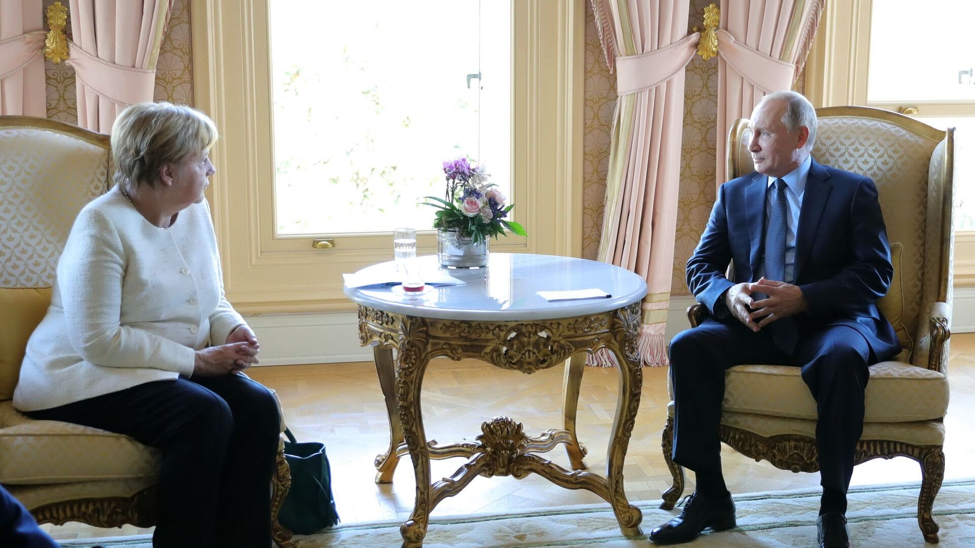 Президент РФ Владимир Путин и канцлер Германии Ангела Меркель во время встречи - اسپوتنیک افغانستان  , 1920, 09.12.2022