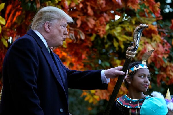 دونالد ترامپ، رئیس جمهور امریکا در جشن هالووین – کاخ سفید - اسپوتنیک افغانستان  